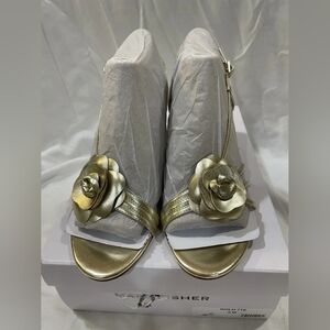Gold Flower Embellished Women's Shoes